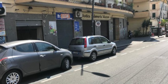 Vendesi Locale Commerciale Via Diaz Portici Na