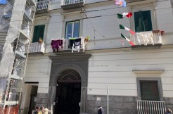 Vendesi Locale Commerciale Via Università Portici Napoli