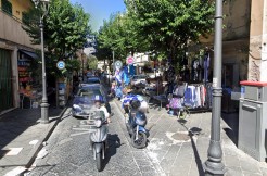 Vendesi Locale Commerciale Via Marconi Portici Na