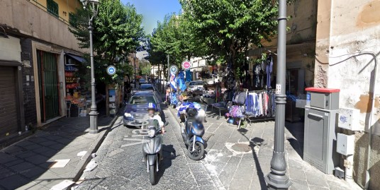 Vendesi Locale Commerciale Via Marconi Portici Na